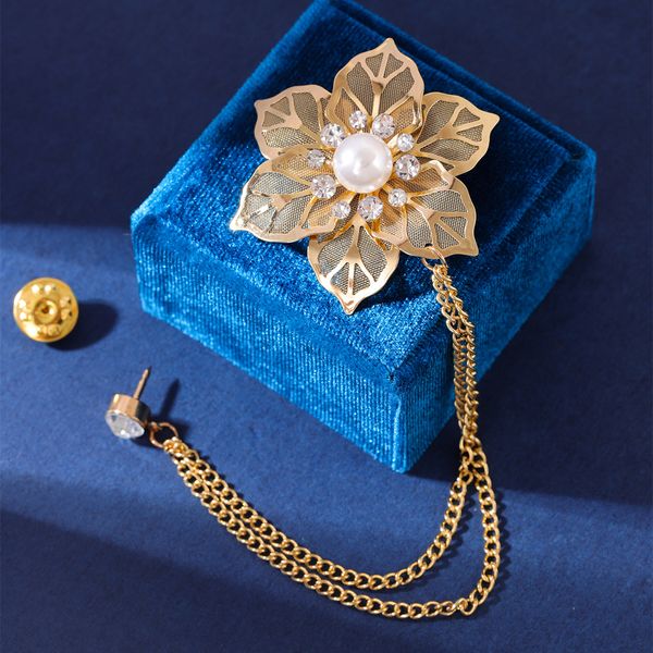 Flores de oro metálicas a juego para hombres y mujeres, elegante atuendo de declaración, cadena con encarcelamiento de diamantes