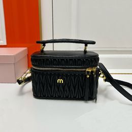 Matelasse Modedesigner-Taschen Mini-Handtaschen M-Buchstabe Einfarbige Bowlingtasche Damen Schultertasche Luxuriöse, hochwertige Umhängetasche aus Leder Bankett-Tasche