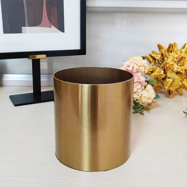 Espesor del material 2 mm, modelo de estilo lujoso y ligero de alta calidad, sala de estar, dormitorio, mueble de TV, mueble para vino decorado con un jarrón de metal chapado en oro