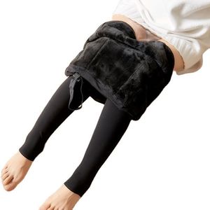 Pantalones de maternidad Invierno Mujeres embarazadas Leggings negros para cálidos pantalones de terciopelo suave Embarazo Ropa de lana interior Ropa Mujer Embarazada 221101