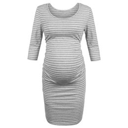 Robes de maternité 2024 femmes enceintes enceintes enceintes Jupe latérale serrée short décontracté et robe à manches 3/4 adaptée à une usure quotidienne ou à une baby showerl2405