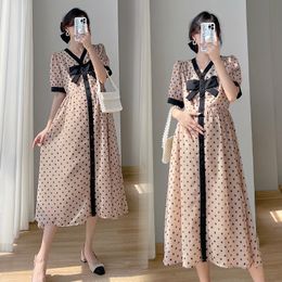 Robes de maternité 8927 # Summer Korean Fashion Dot Imprimé Maternité Robe Longue Élégant Chic Ins Une ligne Slim Vêtements pour Femmes Enceintes Grossesse 230417