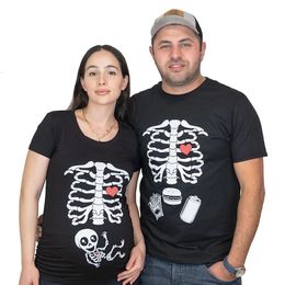 Maternité Halloween Squelette T-shirts Couple X-ray Bébé Grossesse Tee Hommes Burger Nourriture Drôle Annonce de Grossesse Y2k Vêtements 240312