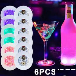 Mats Pads 6 / 1pcs LED Lumineux Coasters Sticker Liquor Bottle Brink Tup Mat pour mariage Party Table Décoration Accessoires de cuisine DHHXX