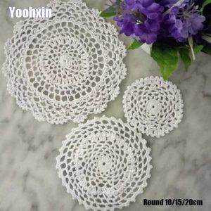 Tapis Coussinets CHAUDE Ronde Dentelle Coton Table Napperon À La Main Pad Tissu Crochet De Mariage Napperon Tasse Tasse Thé Café Plat Dessous De Verre Napperon Cuisine Z0502