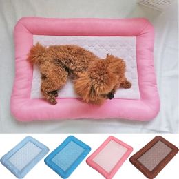 Mats Pet Dog Cat Beds Almohadilla de enfriamiento de verano para perros Pet cachorros para mascotas Mat de la alerta del gato Catón de seda de hielo accesorios para mascotas