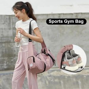 Mats Women Sports Sac de gymnase imperméable Men d'extérieur Men de voyage portable sac à dos de grande capacité Yoga Mat Duffle Sacs multifonction sac à dos