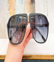 Lunettes de soleil pilote noir mat 8618 Cadres de palladium gris Gris 64 mm Occhiali da Sole Sonnenbrille Mens Fashion Sun Glasses avec BO2614190