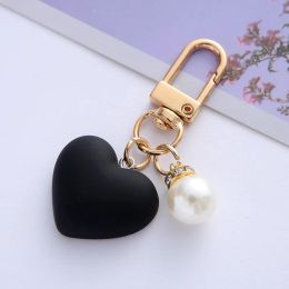 Matte noir blanc coeur pendentif porte-clés romantique perle tag key accessoires d'anneau mignon sac suspendu