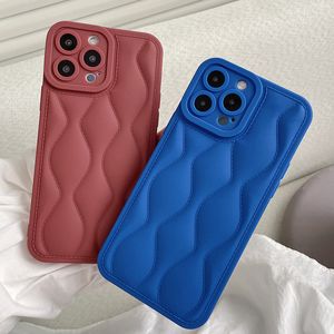 Matte streep vaste kleur zacht lichtgewicht TPU -cases schokbestendige camera lensbeveiligingsomslag voor iPhone 13 12 11 pro max xr xs x 8 7 plus