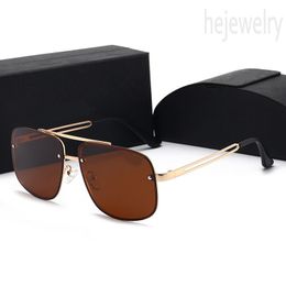 Hommes d'âge mûr designer lunettes de soleil affaires dames lunettes style occidental hip hop occhiali da sole protection uv pilote lunettes de soleil pour femme délicate PJ060 B23