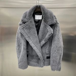 Max1 Nuevo 2023 Abrigo de piel de invierno de alta calidad Diseño de piel para mujer Chaquetas de invierno de talla grande Diseñador de moda Abrigo de diseñador Chaqueta de diseñador Mujer Regalo de Navidad