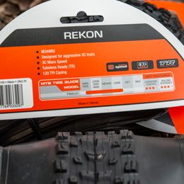 MAXXIS REKON (M349RU) Tire pliable de vélo MTB Bikes de montagne 27.5x2.4wt 29x2.25 / 2,4wt