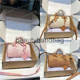 Sac à main MCMC avec Big Bag à la mode Cosmetic Makeup Dames Pillow Designer Scolak Sprpe Portefeuille Femme Luxurys Sacs à bandoulière Dhgate LR