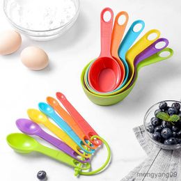 Outils de mesure Cuillère à mesurer en plastique colorée Tasse à mesurer avec échelle Multi-usages Café Sucre Outils de mesure Ensembles Gadgets de cuisine R230704