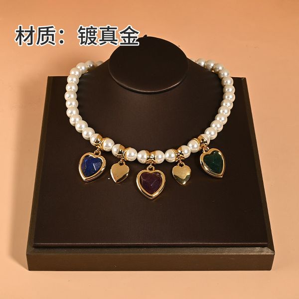 Collier de perles de luxe léger de tempérament médiéval, pendentif d'amour en pierre naturelle, palais rétro, design de niche, collier sensoriel