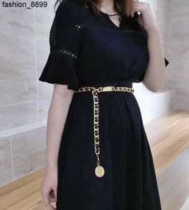 Accessoires de robe de taille de taille en métal médiéval Accessoires en or noir vintage pour femmes en cuir courroie de la courroie de la courroie