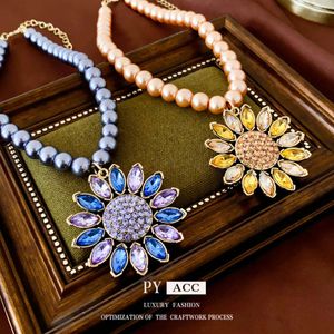 Collier de perle de fleurs incrusté de diamants vintage médiéval, chaîne de clavicule haut de gamme à la mode, décoration de collier légère et personnalisée