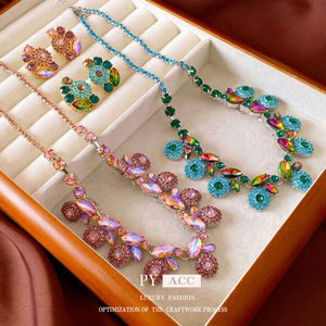 Middeleeuwse vintage sier naald ingelegde diamantbloem high-end gepersonaliseerde oorbellen, modieuze en elegante oorbellen voor vrouwen