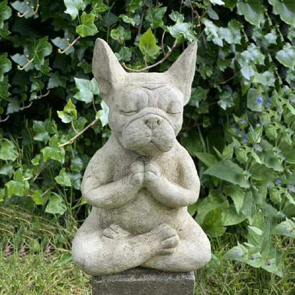 Méditation Bulldog Résine Statue méditante chien Bouddha zen chien français méditant décor de jardin de gardien 220721