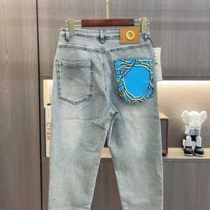 Jeans met Medusa-print Luxe broek Broek met ritssluiting Milde wassing Denim SCEF 1 WIVO