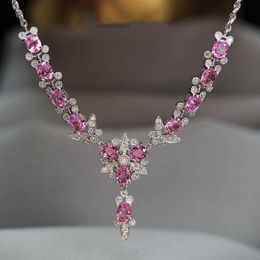 Maak kennis met de prachtige zware industrie lichte luxe superfee -vlinder Volledige diamanten ketting enigszins ingelegd met diamant luxe argyle roze diamanten ketting ketting