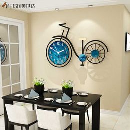 MEISD bleu vélo Designer horloge murale autocollant créatif montre Quartz silencieux cuisine salle Horloge décor à la maison Art 210930