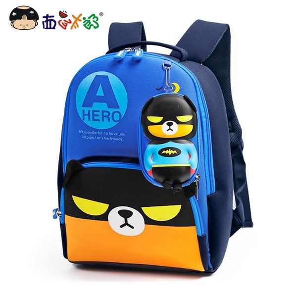 MELONBOY Mochilas escolares Little Boys mochila Hero bear imagen de dibujos animados Resplandor en la oscuridad Peso ligero para niños de 4 a 6 años LJ201225