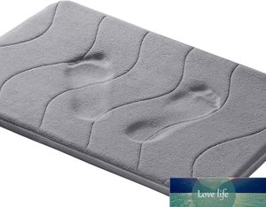 Tapis de bain antidérapant en molleton de corail en mousse à mémoire de forme Tapis de bain en microfibre super doux Tapis de bain épais et durable super absorbant 40 * 60cm Conception experte des prix d'usine Qualité Dernière