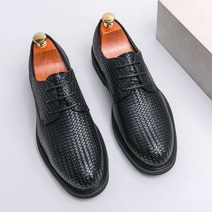 Chaussures en cuir Oxford pour hommes d'âge mûr, nouvelle mode, Social, décontracté, Business, robe à bout pointu, chaussures de conduite et de travail, 2023