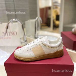 Men 2024 Sneakers Trainer Stud Designer Valentyno schoenen vlogoo Nieuwe dames laag bovenaan