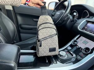 Bolso cruzado para hombres y mujeres Bolsos de diseñador Bolsos de pecho Bolsos de alta calidad Monederos de moda Material de lona Bolso de hombro de lujo Gggletters Impreso Paquete de alta calidad