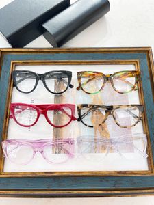 Mannen en vrouwen oogglazen frames bril met frame heldere lens heren dames 0131 nieuwste willekeurige doos