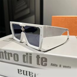 Hombres y mujeres gafas de diseñador de letras Cyclone gafas de sol de montura gruesa lentes de una pieza decoración de cristal occhiali vacaciones sombrilla gafas de sol hg102