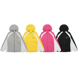 Mannen en vrouwen met hetzelfde paar badge kleur bijpassende hoed tot windjack designer stijl mode casual jas windjack