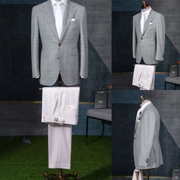 Men aanvragers pakken trouwstukken Tuxedos knappe sjaal reverspak geruit twee knoppen drie pakketten op maat gemaakte zakken multi-scenario jas casual veer