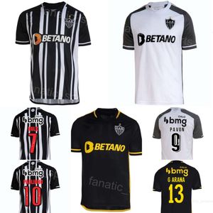 Heren Atletico Mineiro Club Team 17 GOMES voetbalshirt 8 EDENILSON 13 ARANA 15 ZARACHO 26 SARAVIA 10 PAULINHO 9 PAVON 44 RUBENS voetbalshirttenues Sport 2023/24