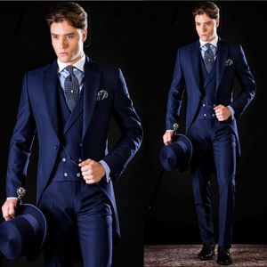 Hommes Blazers Marié Tuxedos Garçons D'honneur Revers Cranté Slim Fit Meilleur Homme Costume De Mariage Hommes Trois Pièces Costumes