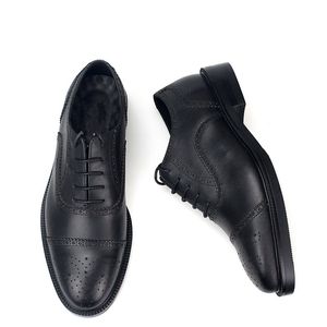 Mannen Brogue Schoenen Oxfords Gesneden Jurk Schoenen Zwart Koeienhuid Handgemaakte Gentlemen Pak Mens Oxfords