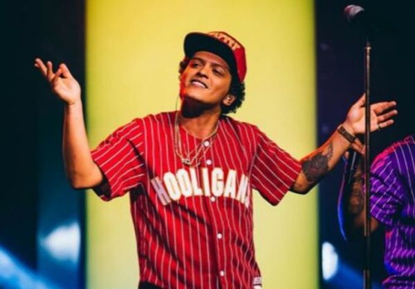 Men Bruno Mars 24k Hooligans Jersey Bet Bet Bet Awards Jerseys de haute qualité