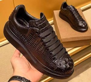 Men Business Designer Crocodile Shoes Echte lederen mode Casual Loafers Party Wedding Round Toe vaze forma