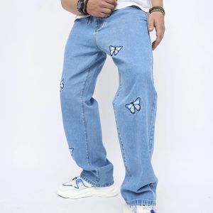 Men Butterfly broderie élégante jeans droits lâches pantalon mâle Coton décontracté en denim pantalon 240420