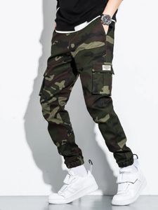 Pantalon cargo à poche à rabat imprimé camouflage pour hommes 240126