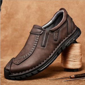 Mannen Casual Schoenen Ademend Loafers Sneakers 2021 Nieuwe Mode Comfortabele Vlakke Handgemaakte Retro Leisure Loafers Schoenen Mannen Schoenen