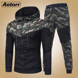 Mannen Causale Camouflage Patchwork Sets Camo Zipper Jas + Broek 2pc Trainingspak Sportwear Hoodies Sweatshirt Pant Suit Plus Size 211222