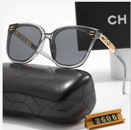 Channel Channel Desinger Classic Round Design UV400 Lunettes de soleil Eyewear Sunshes Metal Gold Sun Glasses Men Femmes Miroir Lunettes de soleil Talent principal