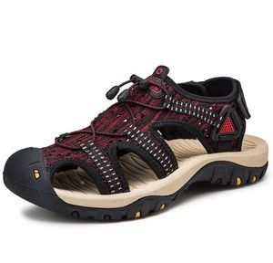 Mannen ontwerper sandalen zomer casual strand platte schoenen antislip luxe ademend rubberen klompen mode slippers gesloten teen
