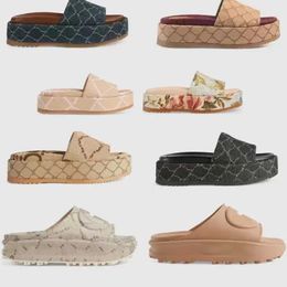 Femmes Plate-forme Slide Sandal Designer Sandales Plage Diapositives Femmes Pantoufles Chaussures de luxe avec boîte NO298A