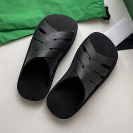 Sandalias de diseñador de hombres Sandalias de lujo tejidas de goma negra de goma verde tejido de jardín de goma antideslizan