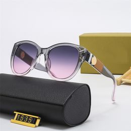 Männer Designer Sonnenbrille Mode Frauen Sonnenbrille Luxus PC Objektiv Box Gestreiften Rahmen Brille Sonnenschirm Spiegel Dekorative Spiegel